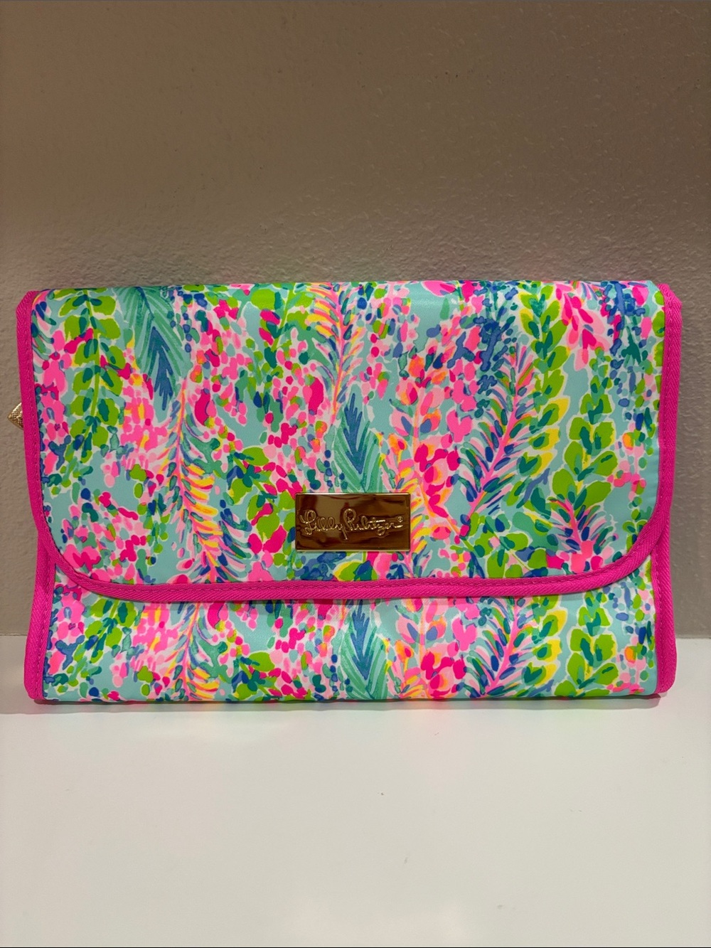 Lilly Pulitzer Catch The Wave Toiletry Bag EUC
